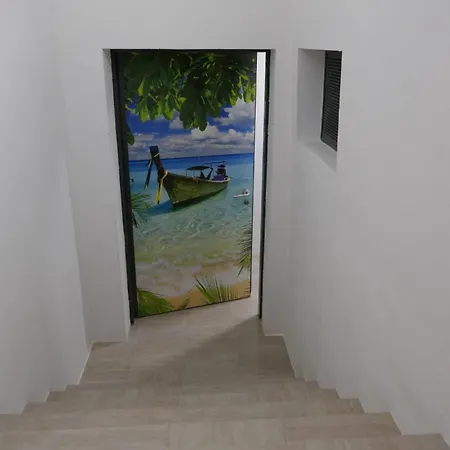 Geraeumiges, Helles Souterrain-apartment Mit 3 Zimmern Штегаурах